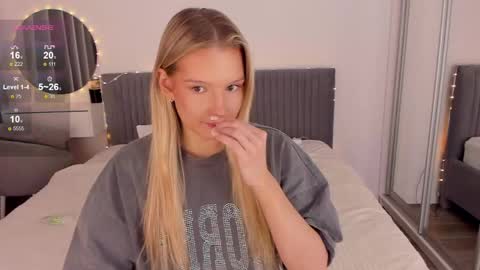 Snapshot of cassietyler chatting on 13, 4, 2026 Angel 3 online show from 13, 4, 2026