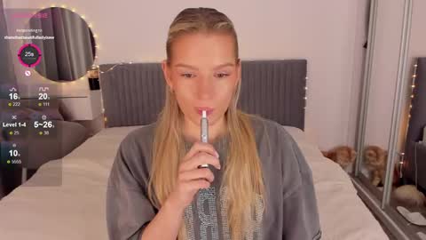 Snapshot of cassietyler chatting on 15, 4, 2026 Angel 3 online show from 15, 4, 2026