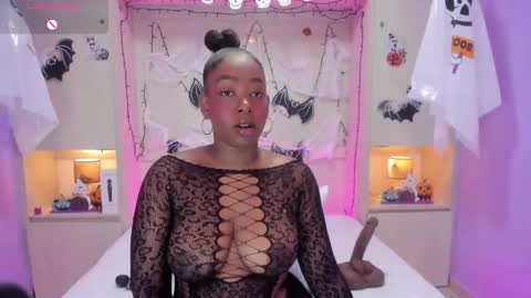 cassiielondon online show from 23, 10, 2025