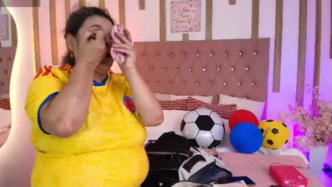 Snapshot of cat_wild chatting on 7, 7, 2026 Marce online show from 7, 7, 2026