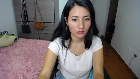 Snapshot of catalinahounn chatting on 2, 2, 2025 catalinahounn online show from 2, 2, 2025
