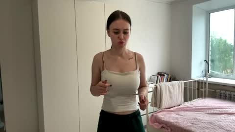 Snapshot of catharinelaumea chatting on 22, 5, 2026 Lolly online show from 22, 5, 2026