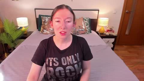 Snapshot of catherinewalls chatting on 6, 5, 2026 Catrin online show from 6, 5, 2026