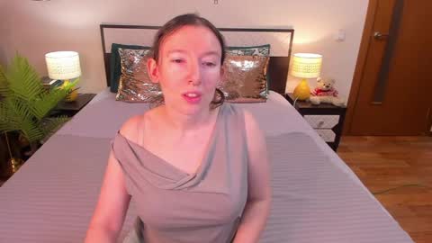 Snapshot of catherinewalls chatting on 9, 5, 2026 Catrin online show from 9, 5, 2026