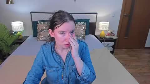 Snapshot of catherinewalls chatting on 19, 5, 2026 Catrin online show from 19, 5, 2026