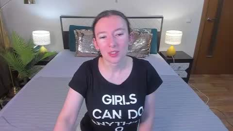 Snapshot of catherinewalls chatting on 14, 7, 2026 Catrin online show from 14, 7, 2026