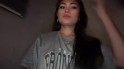 Snapshot of cathy_sanches chatting on 27, 5, 2026 cathy online show from 27, 5, 2026