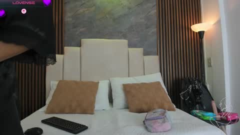 Snapshot of catiusca_reyes_03 chatting on 5, 3, 2026 catiusca_reyes_03 online show from 5, 3, 2026