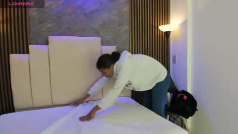 Snapshot of catiusca_reyes_03 chatting on 16, 4, 2026 catiusca_reyes_03 online show from 16, 4, 2026