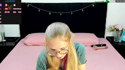 Snapshot of catmintlush chatting on 26, 4, 2026 CatmintLush online show from 26, 4, 2026