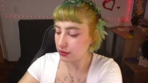 Snapshot of catsito chatting on 14, 7, 2026 im MIA -Independent Model MY OF is catsito3 online show from 14, 7, 2026