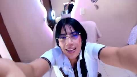Snapshot of catte_jensen chatting on 4, 7, 2026 Cattleya online show from 4, 7, 2026