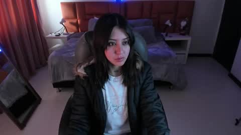 catti_brie_ online show from 29, 11, 2025