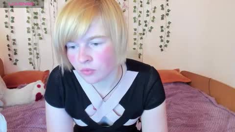 cattie_w_ online show from 24, 10, 2025