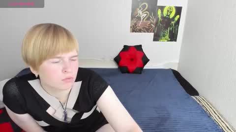 cattie_w_ online show from 8, 11, 2025