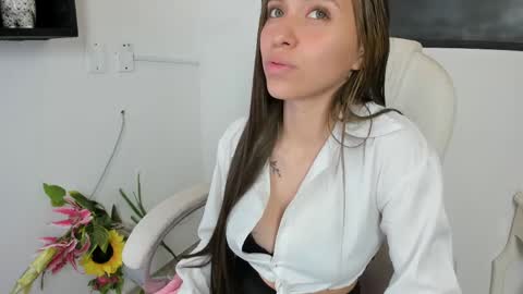 Snapshot of cayetana_01 chatting on 2, 4, 2026 cayetana online show from 2, 4, 2026