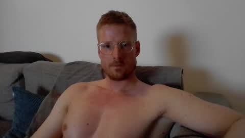 Snapshot of ccloser87 chatting on 8, 6, 2026 ccloser87 online show from 8, 6, 2026