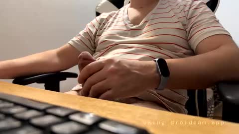 Snapshot of ccmhp1 chatting on 18, 11, 2025 Tomys online show from 18, 11, 2025