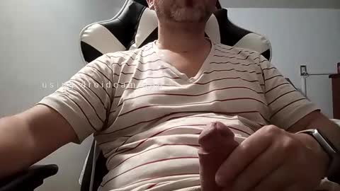 Snapshot of ccmhp1 chatting on 30, 11, 2025 Tomys online show from 30, 11, 2025