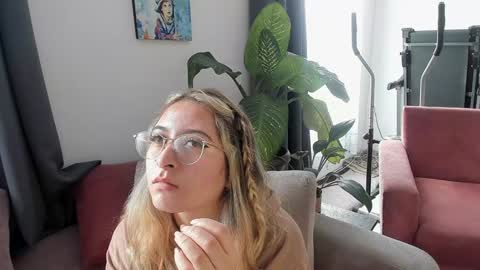 Snapshot of ccuteass chatting on 3, 12, 2024 ccuteass online show from 3, 12, 2024