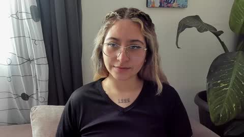 Snapshot of ccuteass chatting on 7, 12, 2024 ccuteass online show from 7, 12, 2024