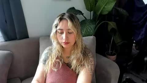 Snapshot of ccuteass chatting on 11, 1, 2025 ccuteass online show from 11, 1, 2025