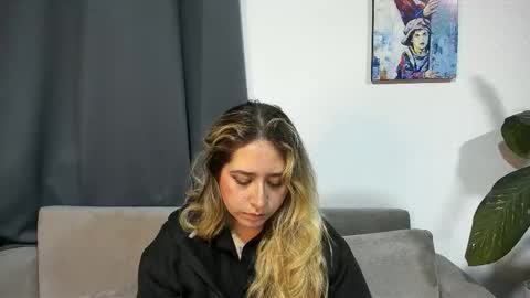 Snapshot of ccuteass chatting on 14, 2, 2025 ccuteass online show from 14, 2, 2025