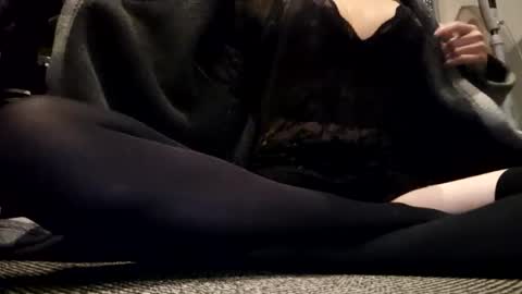 Snapshot of cdleigh1984 chatting on 18, 10, 2025 Cdleigh1984 online show from 18, 10, 2025