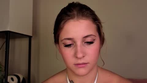 Lina  online show from 17, 12, 2025