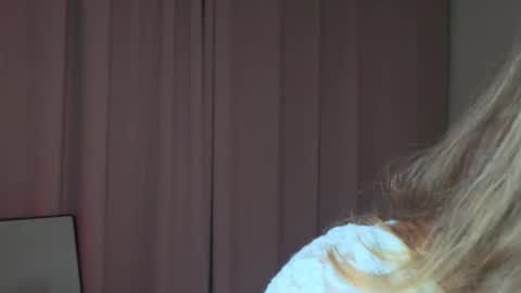 Snapshot of ceceliapidcock chatting on 8, 4, 2026 Lina online show from 8, 4, 2026