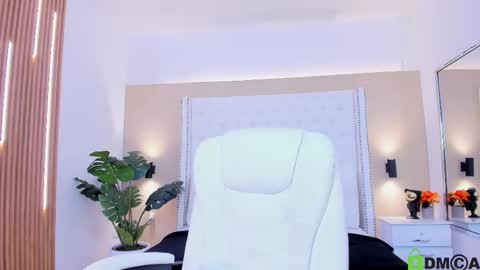 Snapshot of celeste_wayne chatting on 11, 11, 2025 Celeste Wayne online show from 11, 11, 2025