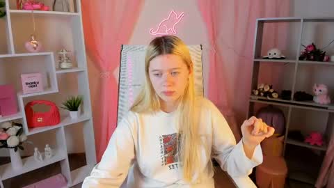 your cute kitty online show from 24, 4, 2026