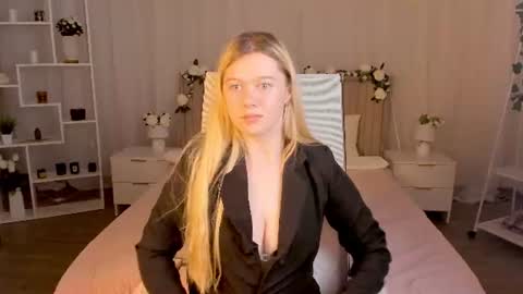 Snapshot of celestinemauriac chatting on 11, 6, 2026 your cute kitty online show from 11, 6, 2026