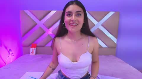 Snapshot of celine_visconti chatting on 24, 4, 2026 online show from 24, 4, 2026