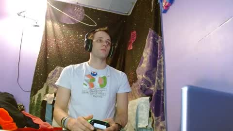 Snapshot of cguffey2284 chatting on 7, 1, 2025 cguffey2284 online show from 7, 1, 2025