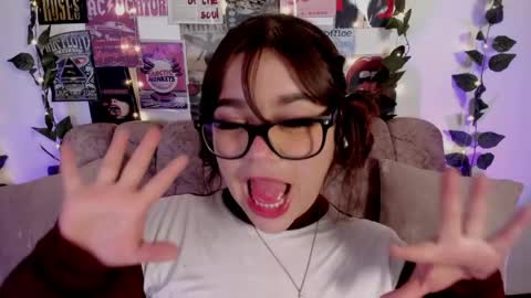 Snapshot of chaarlotte_1 chatting on 3, 5, 2026 charlotte online show from 3, 5, 2026