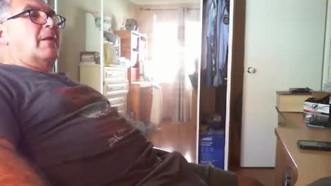 Snapshot of chalkstall chatting on 6, 3, 2026 Chalky online show from 6, 3, 2026