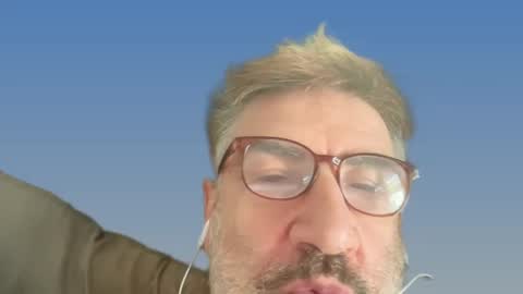 Snapshot of champsex305610 chatting on 10, 2, 2025 champsex305610 online show from 10, 2, 2025