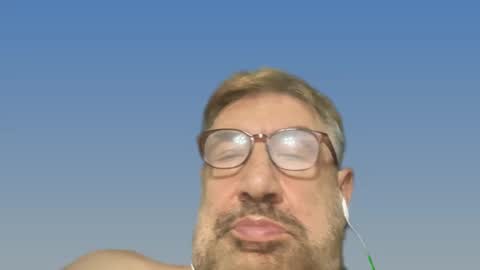 Snapshot of champsex305610 chatting on 25, 2, 2025 champsex305610 online show from 25, 2, 2025