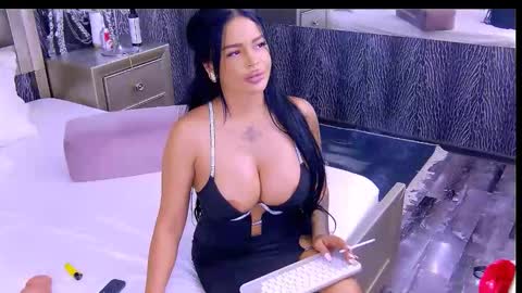 Snapshot of chanelledy1 chatting on 6, 6, 2026 chanelledy1 online show from 6, 6, 2026