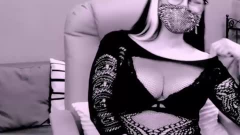 The Queen online show from 8, 11, 2025