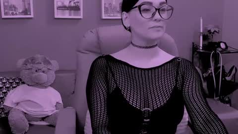 The Queen online show from 5, 4, 2026