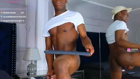 Snapshot of charlesbrown_ chatting on 29, 4, 2026 charlesbrown_ online show from 29, 4, 2026