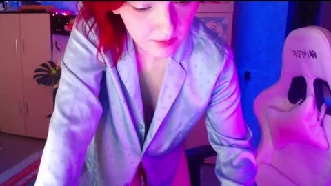 Snapshot of charlie_wtf chatting on 23, 12, 2024 charlie online show from 23, 12, 2024