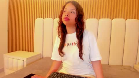 Snapshot of charlotaura chatting on 14, 5, 2026 charlotaura online show from 14, 5, 2026