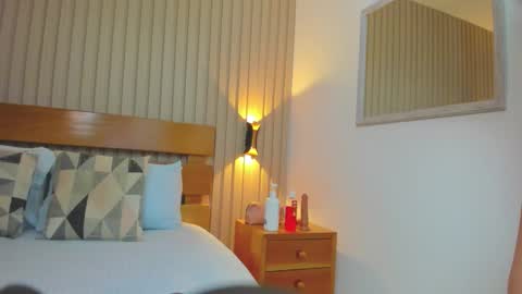 Snapshot of charlotee18_ chatting on 9, 11, 2025 charlotee18_ online show from 9, 11, 2025