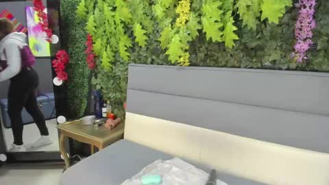Snapshot of charlotte_brown_1 chatting on 4, 1, 2025 CHARLOTTE BROWN online show from 4, 1, 2025