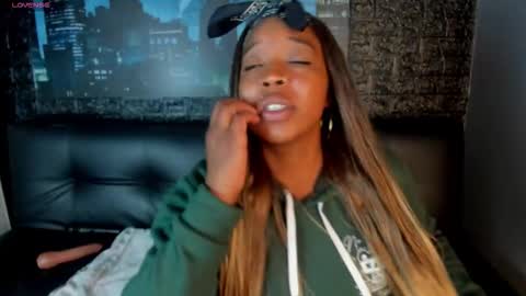 Snapshot of charlotte_brown_1 chatting on 1, 12, 2025 CHARLOTTE BROWN online show from 1, 12, 2025