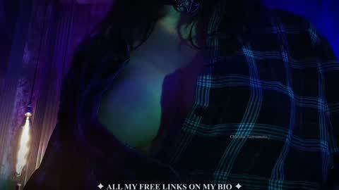 Charlotte online show from 25, 11, 2025