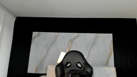 Charlotte  Everyday From 0700 to 1300 Col Time online show from 29, 11, 2025